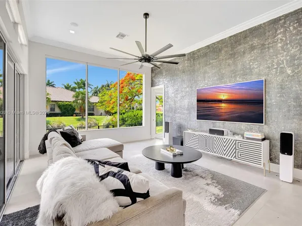10881 Hawks Vista St, Plantation, FL 33324