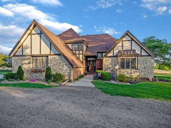 8100 N Saint Andrews Dr, Hutchinson, KS 67502