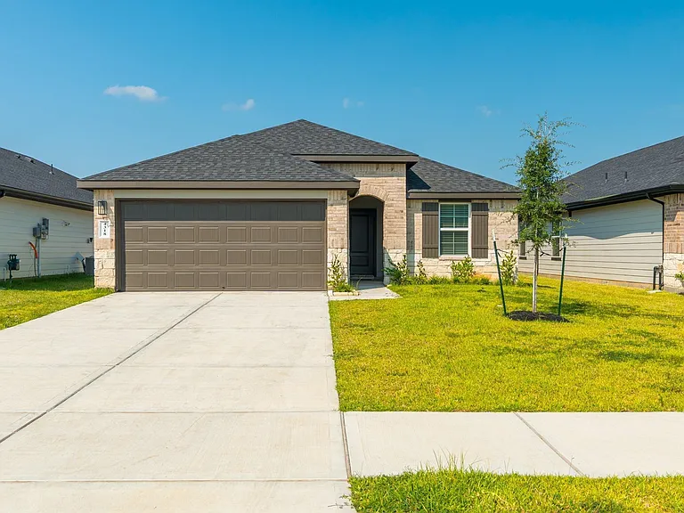 4318 Freya Pointe Dr — Photo 1