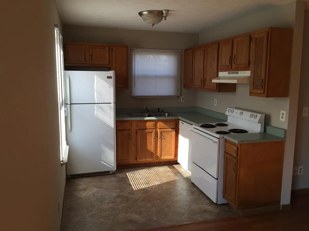 2 bed, $900 — Photo 4