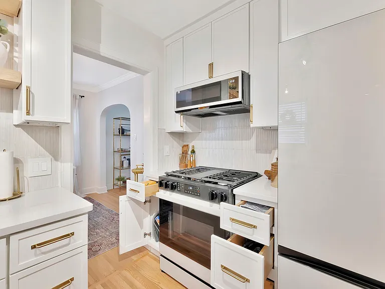 427 N Battin Ave — Photo 24