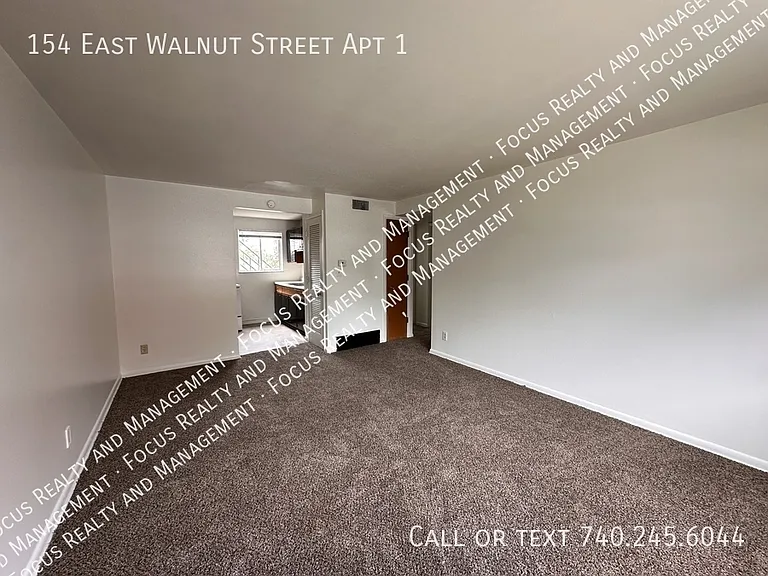 154 E Walnut St #1 — Photo 3