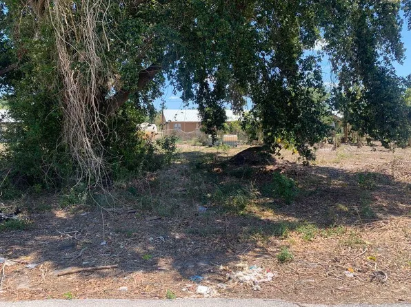 30 E Metcalfe Street, Avon Park, FL 33825