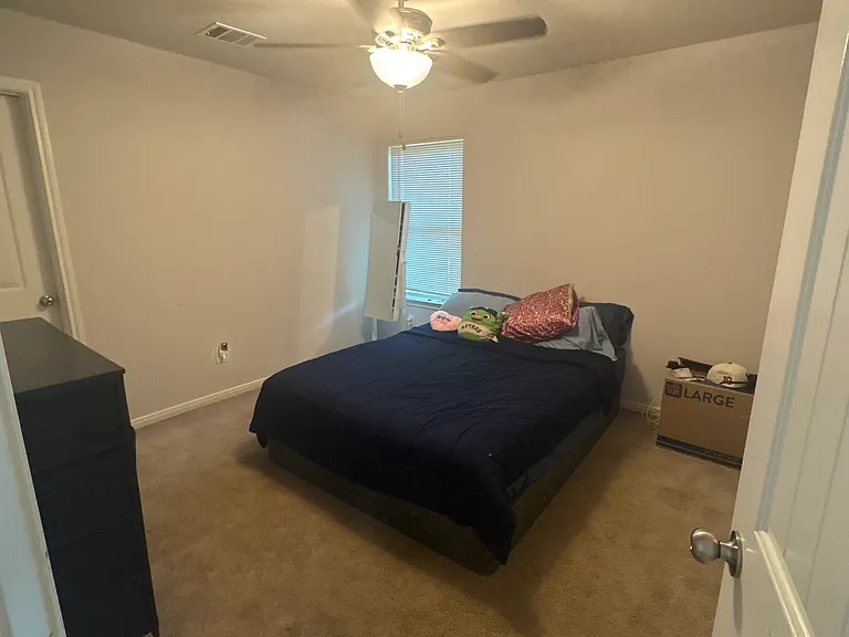 308 E Humble St — Photo 17