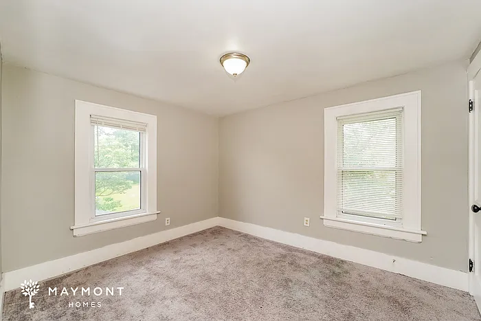 788 Saxon Ave — Photo 12