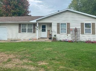 403 2nd Ave NW, Farley, IA 52046