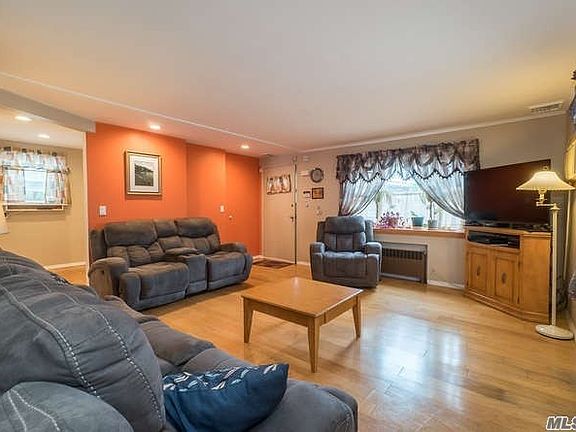 3rd image of 20 Sherwood Ave