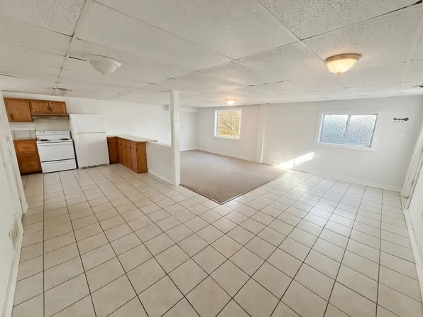 66 School St APT 4, Bristol, NH 03222