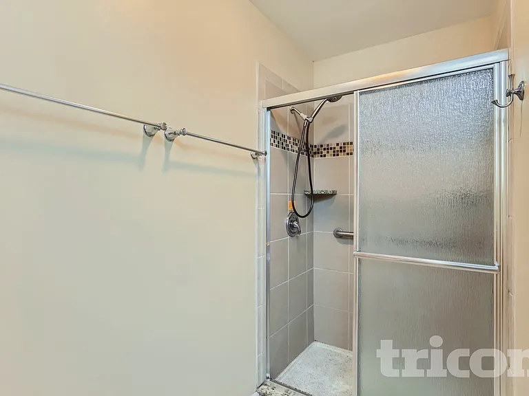 1441 Maple Ln — Photo 13