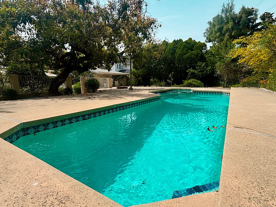 Gorgeous pool