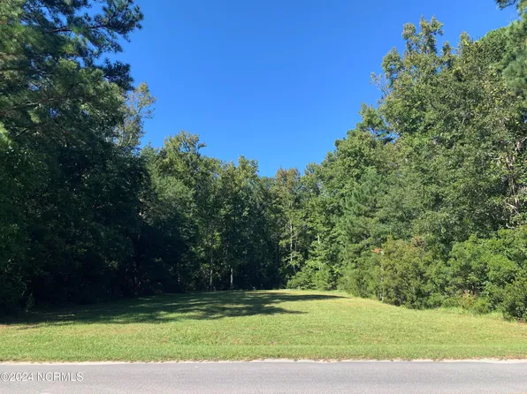 453 Village Drive, Beaufort, NC 28516