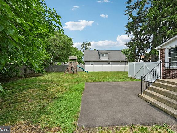 2nd image of 226 Robertson Ave