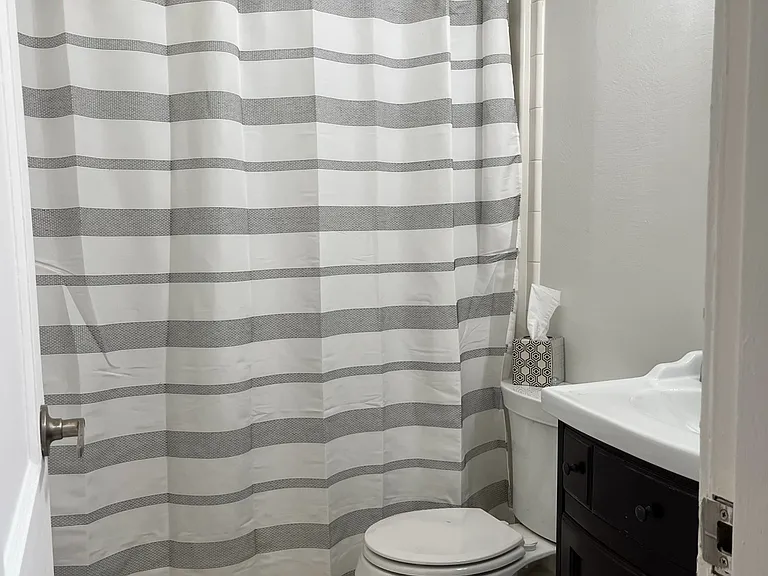 1407 N 48th Ave — Photo 5