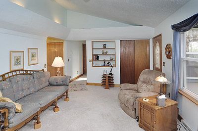 5th image of 2327 E East Ave