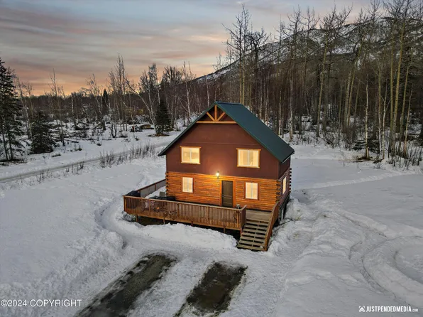 709 N Dewys St, Palmer, AK 99645