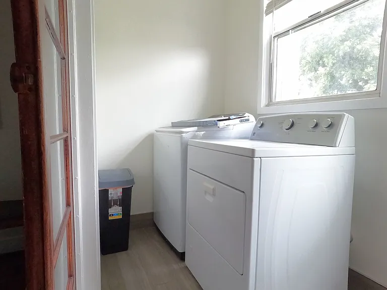 2421 Alcazar St — Photo 22