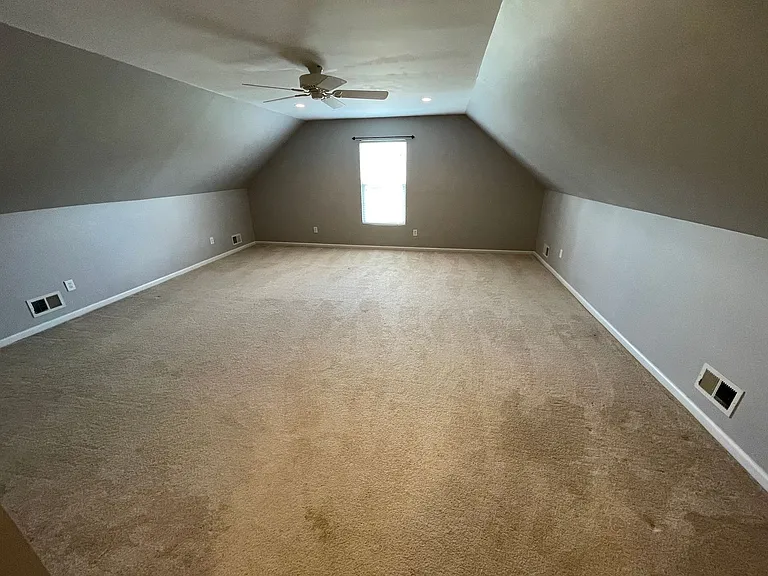 321 Arlington Meadows Dr — Photo 20