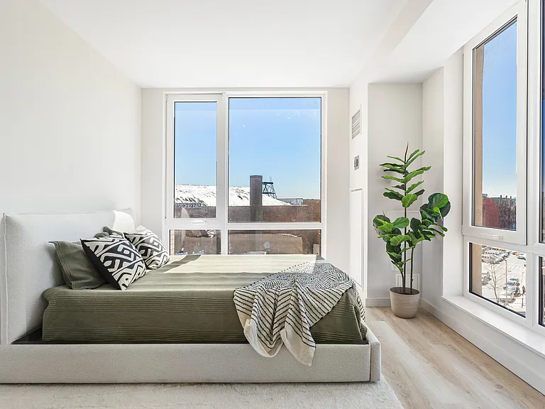 1333 Broadway #Penthouse 2001 — Photo 7