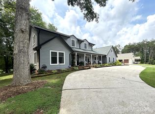 4821 Glen Hollow Ln NE, Hickory, NC 28601