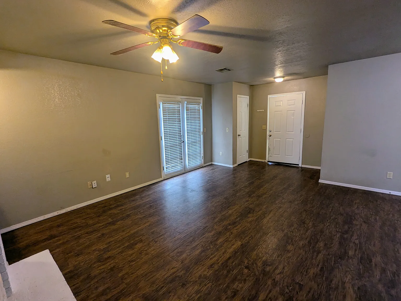 2 bed, 1056 sqft, $1,250 — Photo 4