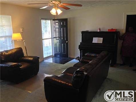 2nd image of 914 Hawksridge Dr