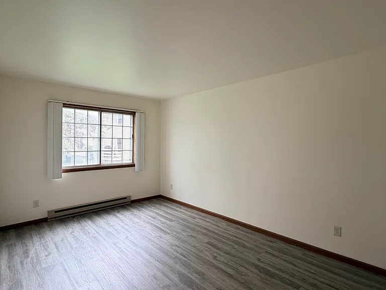 W156N11495 Pilgrim Rd #212 — Photo 4