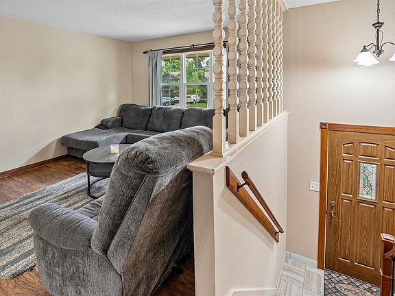 3rd image of 5108 Merced St