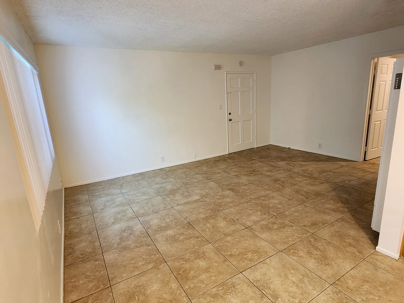 1 bed, 750 sqft, $2,450 — Photo 4