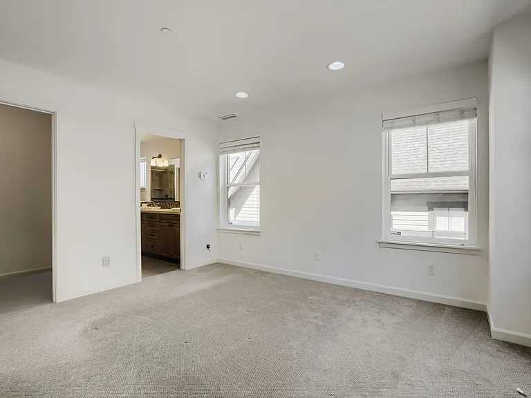 303 Bellevue Way SE — Photo 20