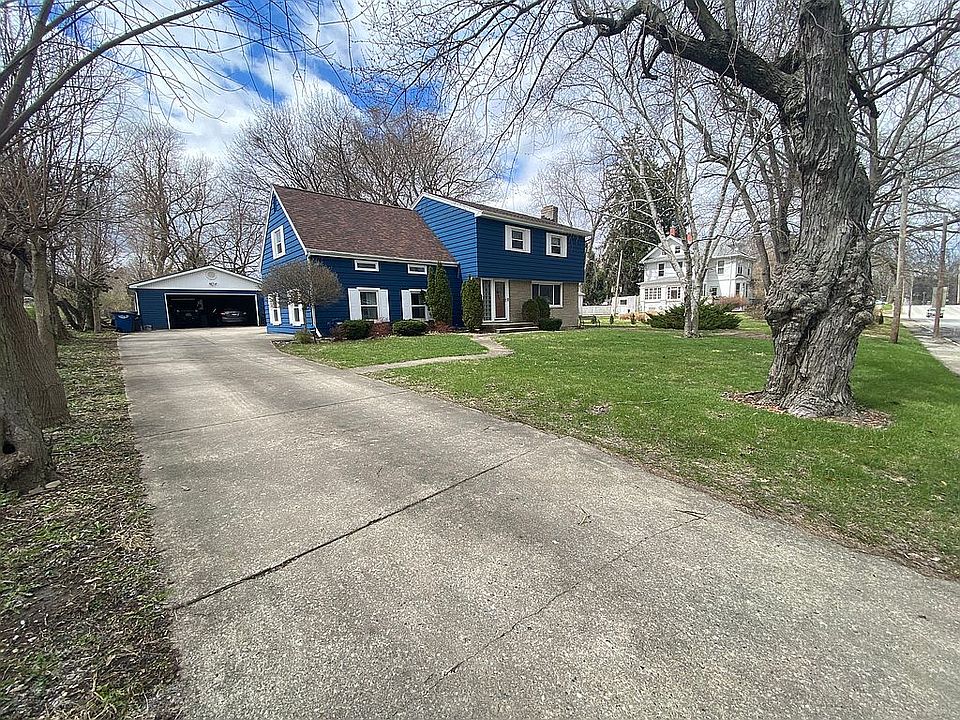 2nd image of 2106 Jackson St