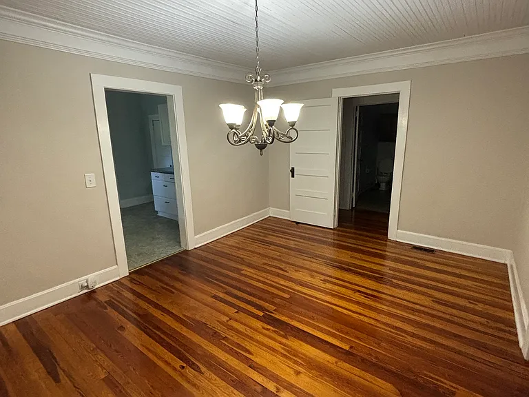521 N Howard Ave — Photo 8