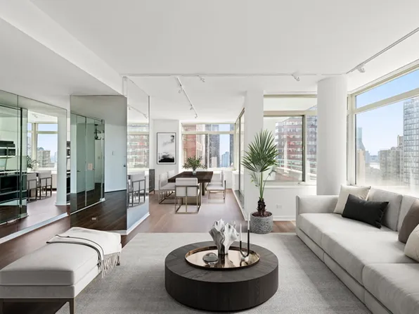 145 East 48th Street image 1 of 11