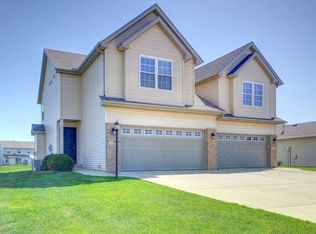 1316 Cobblestone Way, Champaign, IL 61822