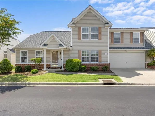 1122 Alexandria Ln, Chesapeake, VA 23320