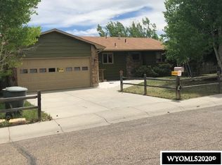 1013 Cardiff, Casper, WY 82609