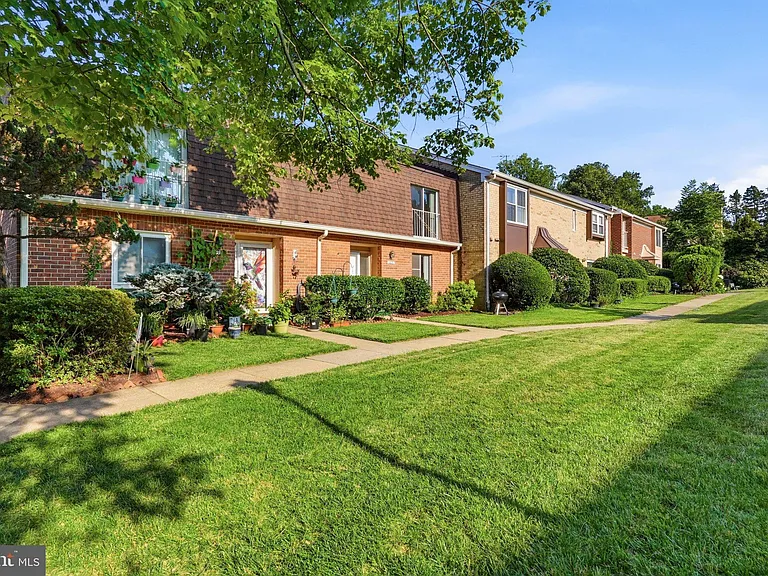 3695 Persimmon Cir — Photo 2