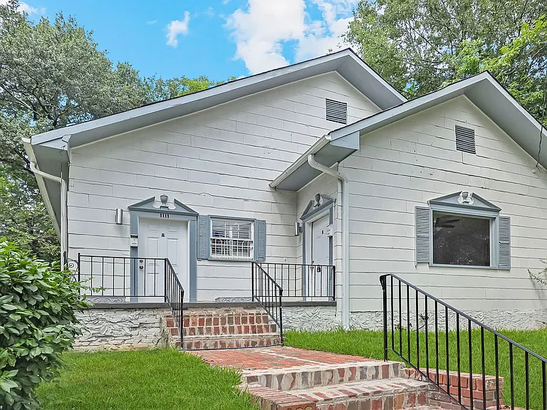 1111 Lawton Pl SW #A — Photo 3