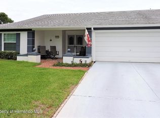 8423 Pebble Dr, Port Richey, FL 34668