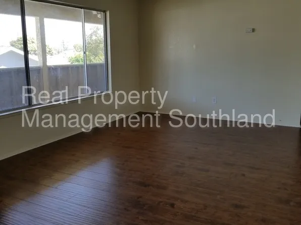 9536 Cedar St, Bellflower, CA 90706