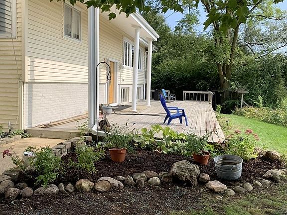 2nd image of 41W023 Crooked Ln
