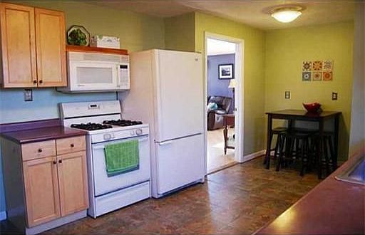 2nd image of 8 Diana Dr