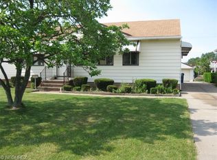 2222 Lincoln Ave, Parma, OH 44134