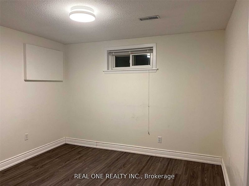 Markham House for rent - 2 Bedrooms — photo 5