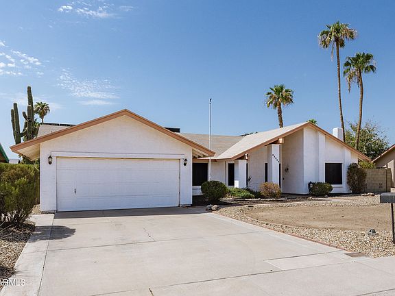 3rd image of 2309 W PORT ROYALE Lane