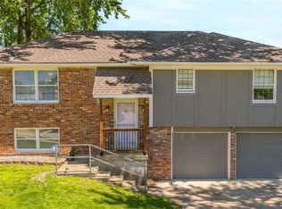 1700 W Quail Ct, Raymore, MO 64083