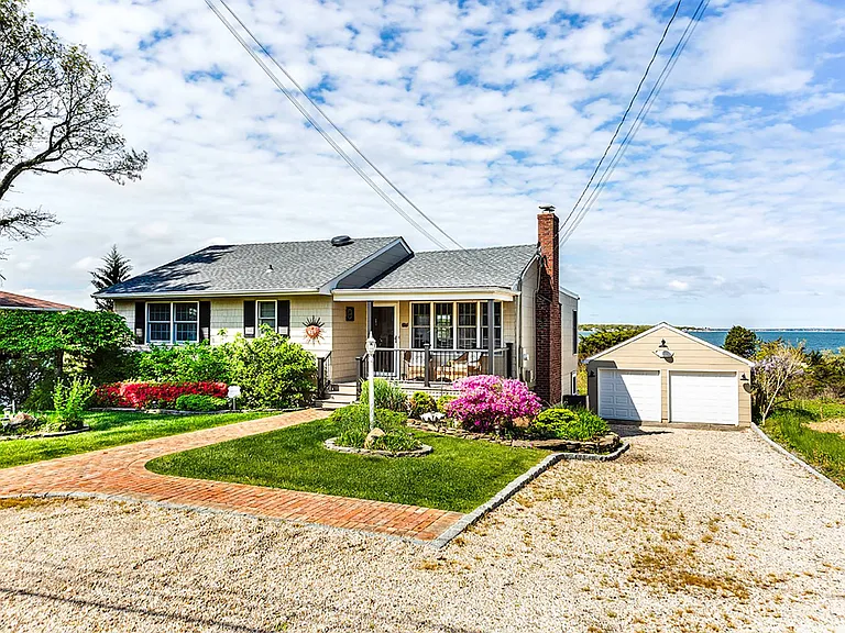 47 Cliff Dr — Photo 1