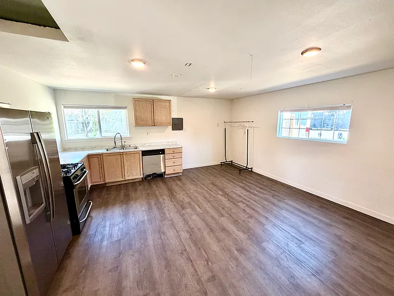 1108 Center Rd — Photo 16