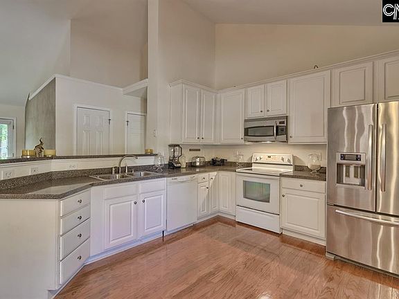 4th image of 588 Abbeyhill Dr