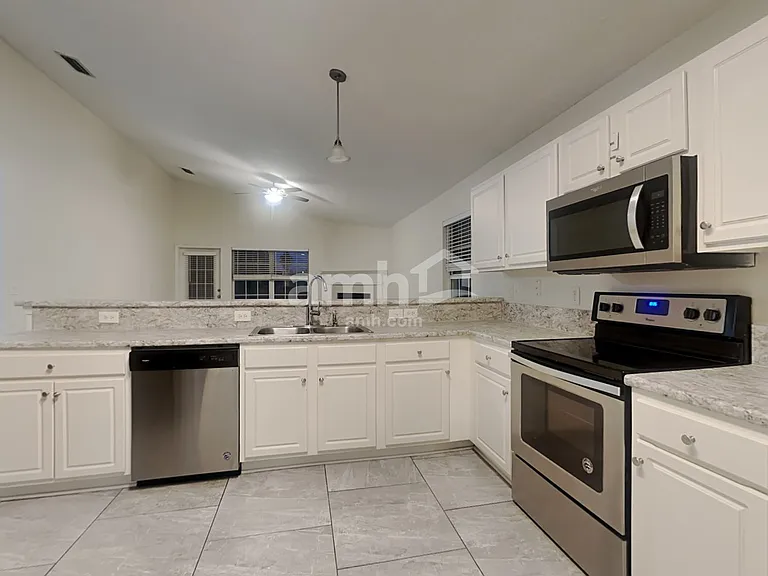 2326 Creekfront Dr — Photo 8