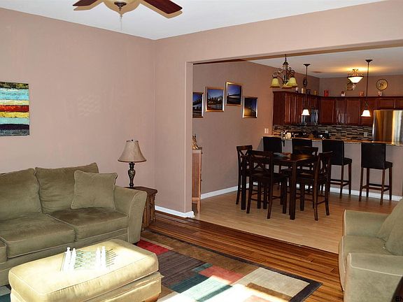 5th image of 546 Northend Dr